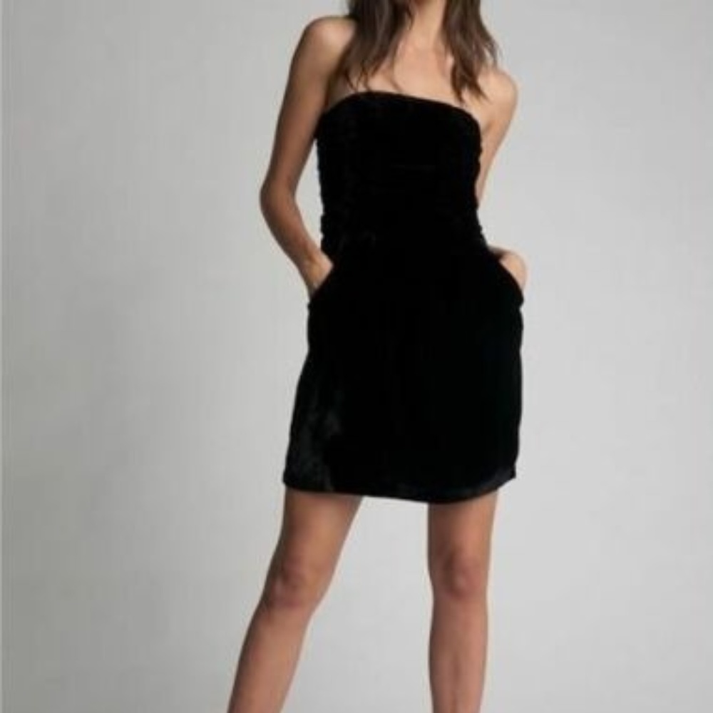 LA MADE Women's VIOLA Tube Velvet Dress Black
